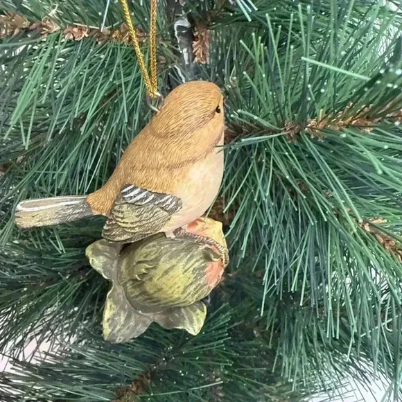 Songbird Sitting on Flower Bud Ornament Figurine Resin Christmas Tree Decoration - Picture 5 of 6